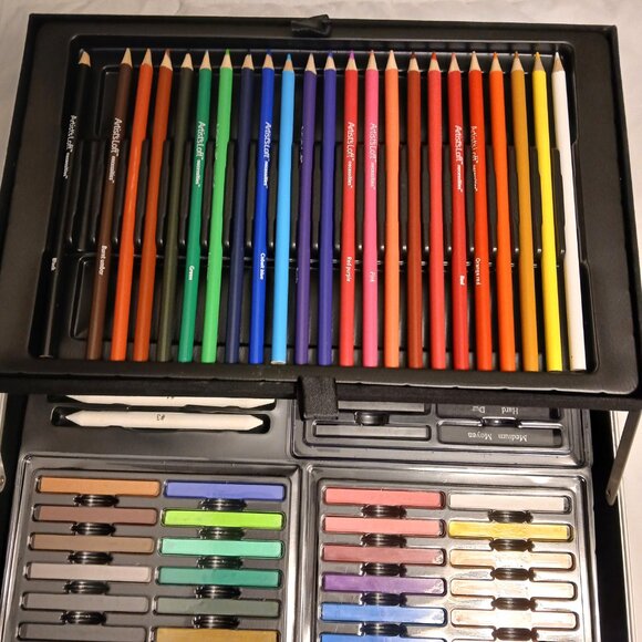 Artist Loft Art set with aluminum portable case - Picture 4 of 10